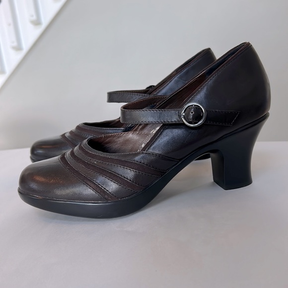 Dansko Shoes Dansko Becky Chocolate Brown Leather Mary Jane Low